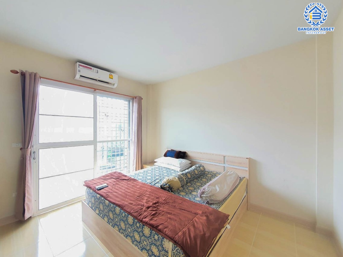 *****ทาวน์เฮ้าส์มือสองกรุงเทพฯ ม.รื่นฤดี7 หทัยราษฎร์ เนื้อที่เกือบ 19 ตร.ว. ฟังก์ชัน 3 ห้องนอน 2 ห้องน้ำ 1 ที่จอดรถ แถมฟรี! 2 เครื่องปรับอากาศ บนทำเลติด ถ.หทัยราษฎร์ ใกล้รถไฟฟ้าสายสีชมพู "สถานีมีนบุรี" ในราคาสุดคุ้ม!